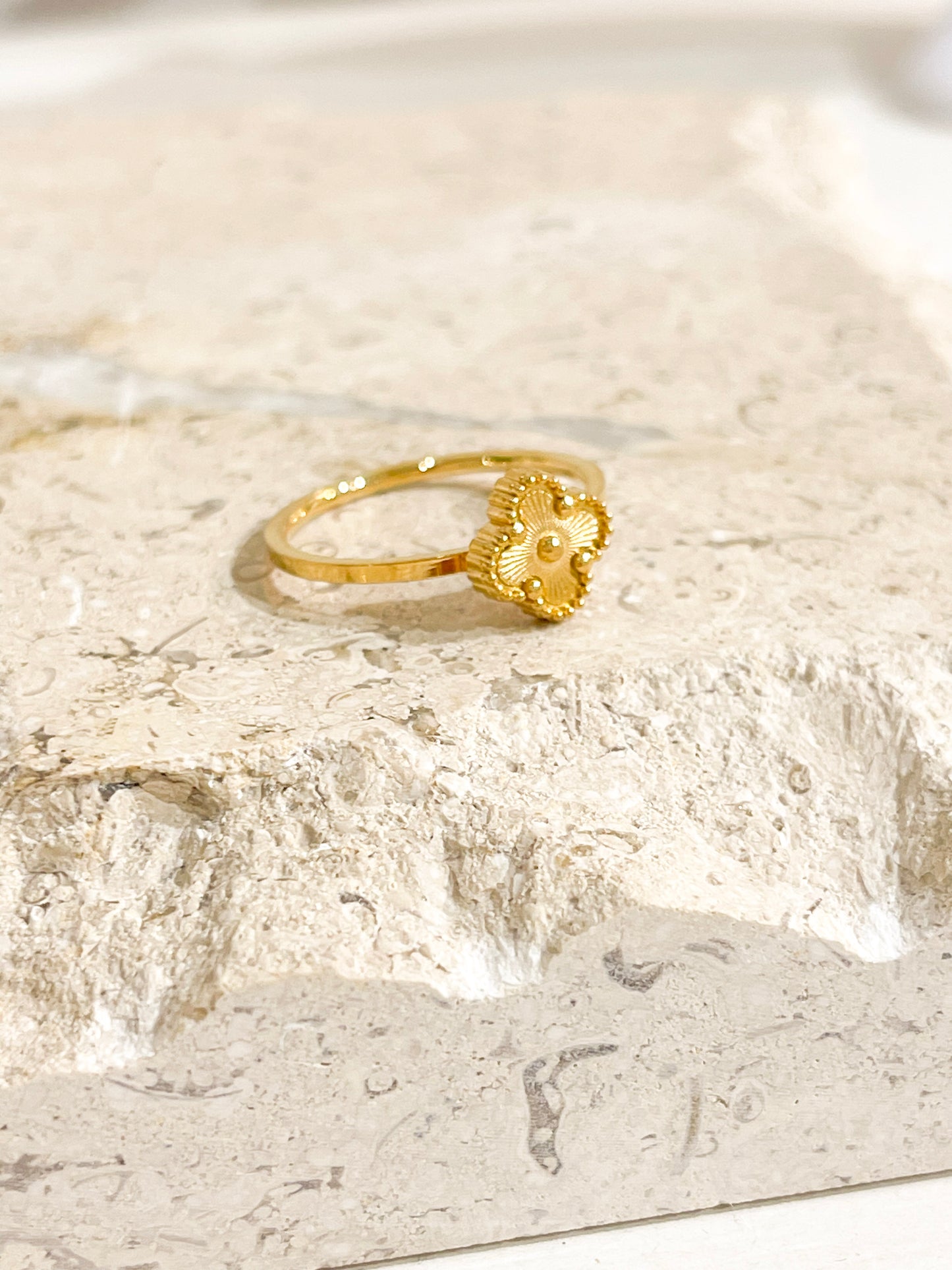 Gold Clover ring22 image 1