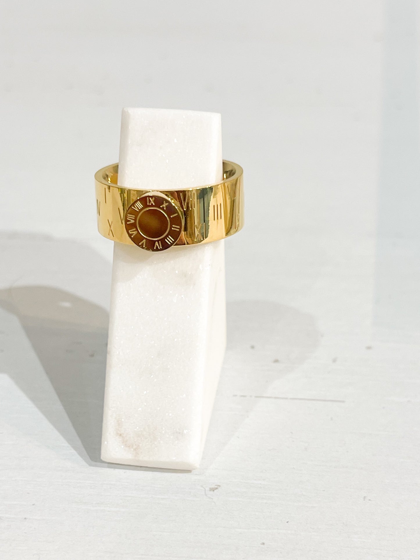 Gold Roman Ring49 image 0