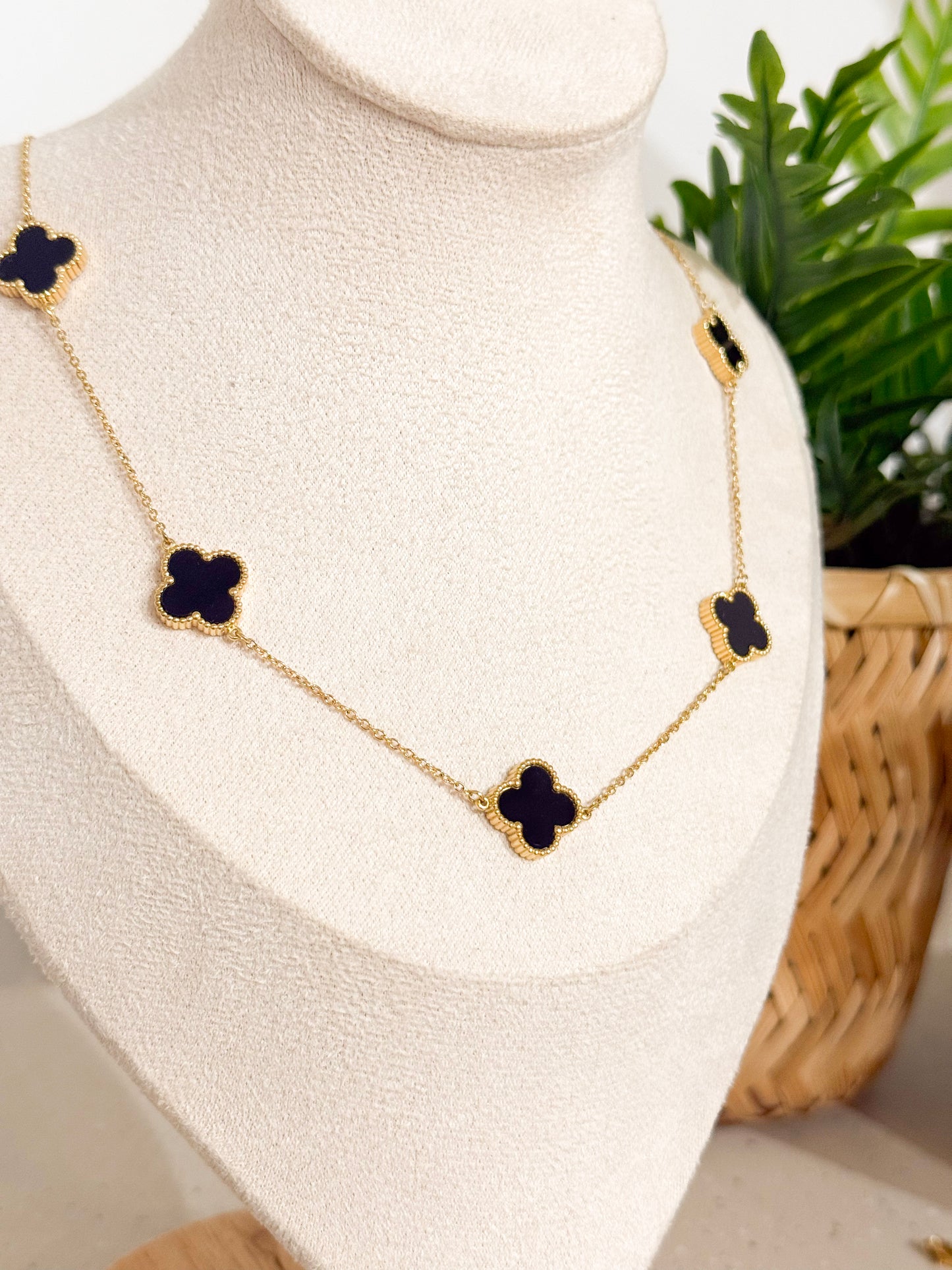 Noir Bloom Clover Necklace