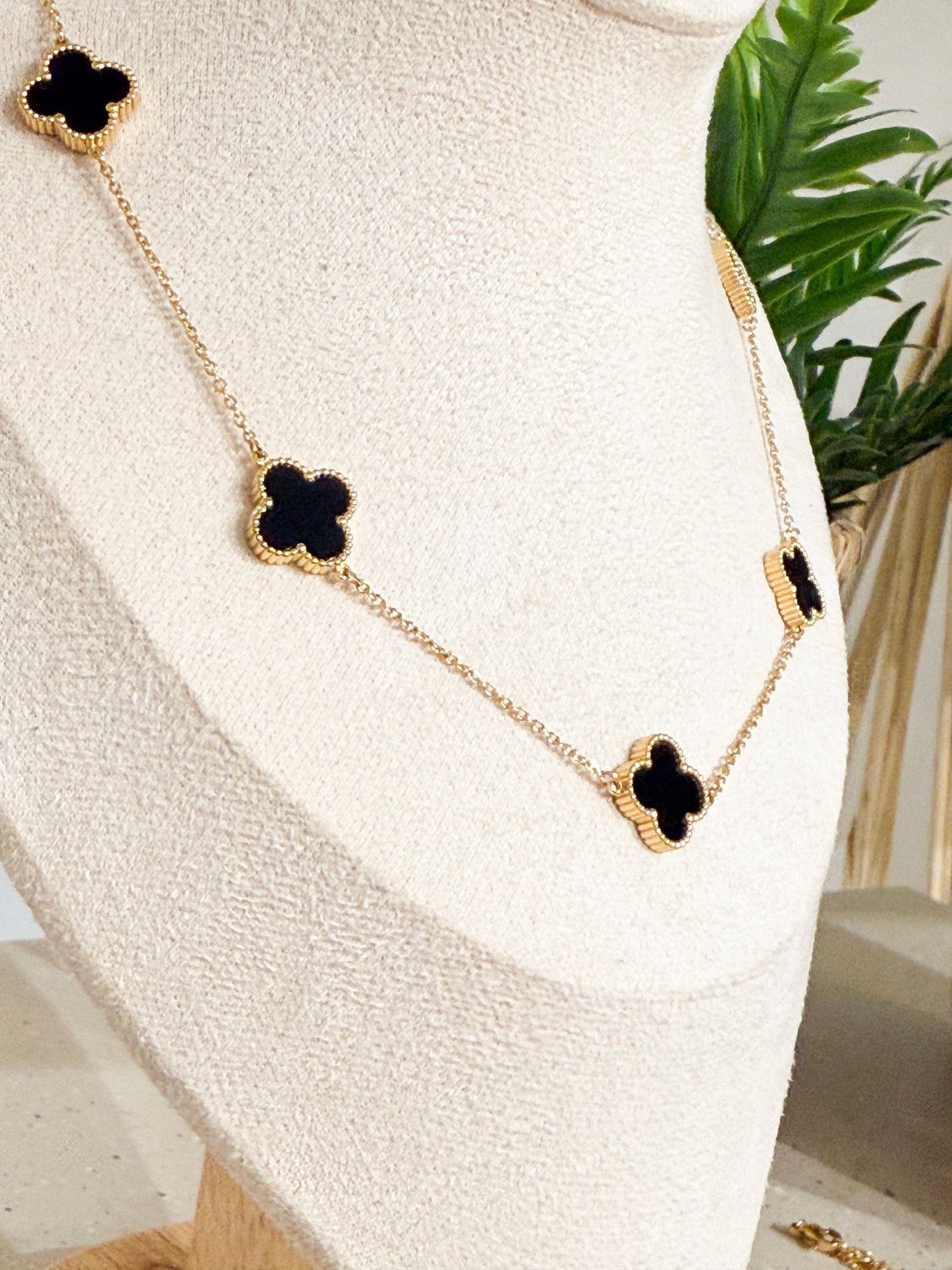 Noir Bloom Clover Necklace