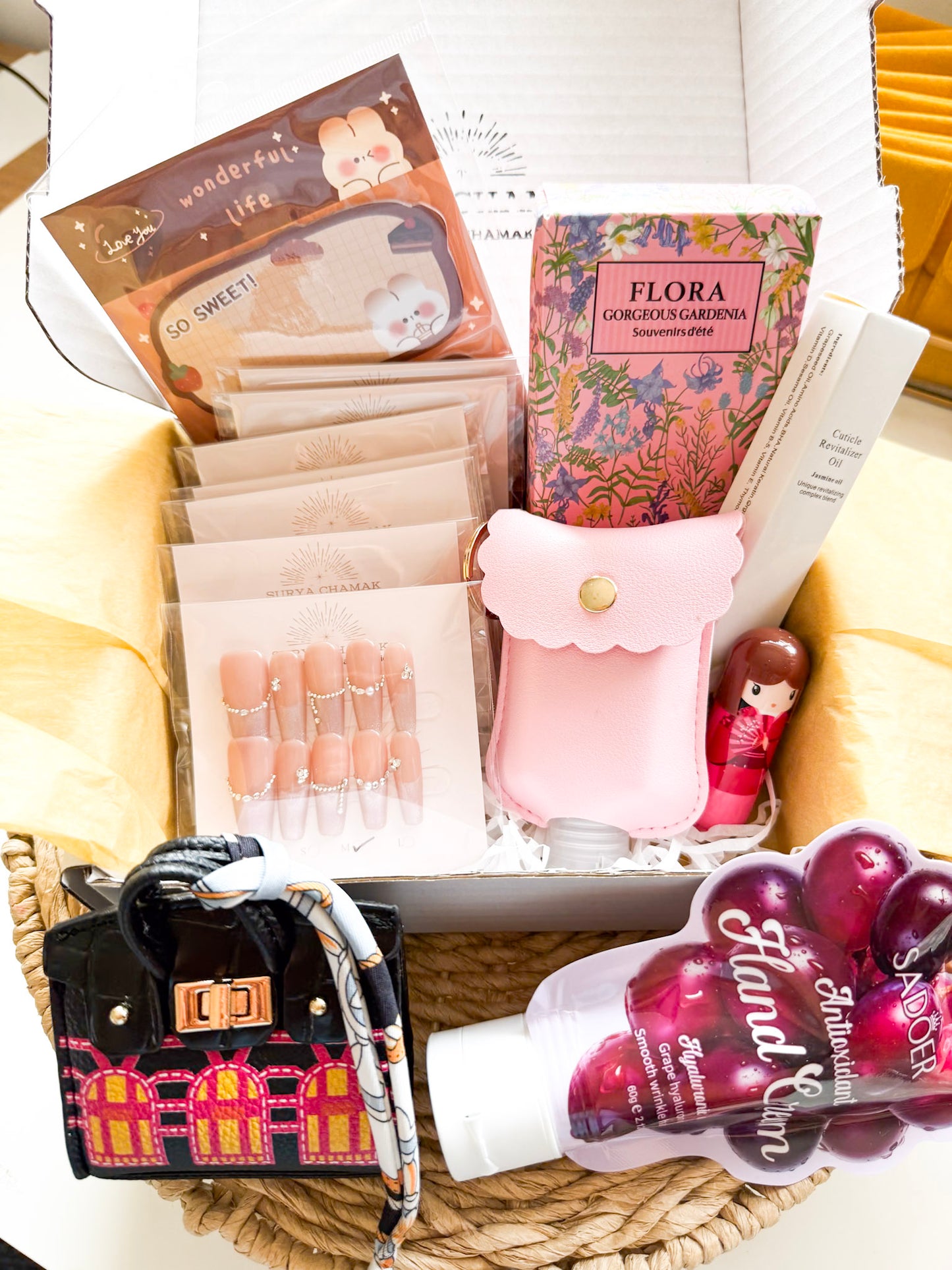 Press-On Nail Lucky Scoop