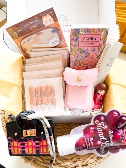 Press-On Nail Lucky Scoop