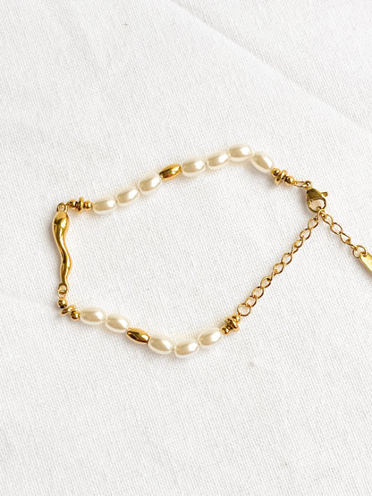 Goldie Pearl Bracelet image 0