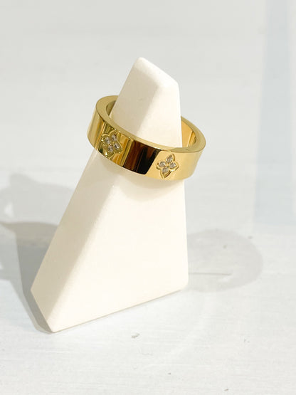 Clover Sparkle Ring52 image 1