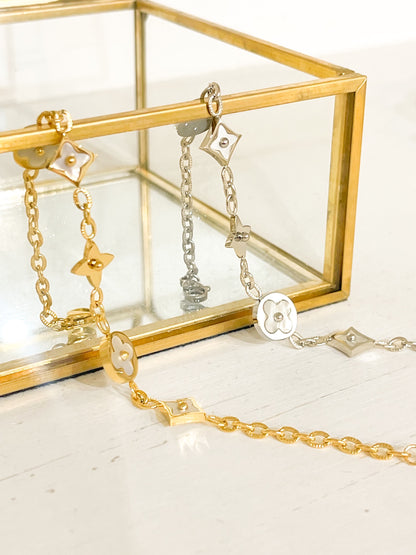 White and Silver Clover Star Bracelet  image 0