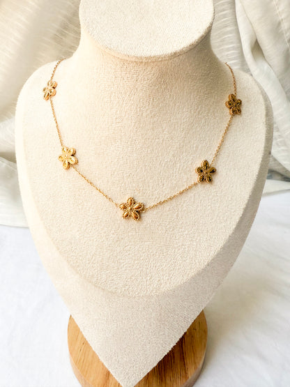 Daisy Necklace