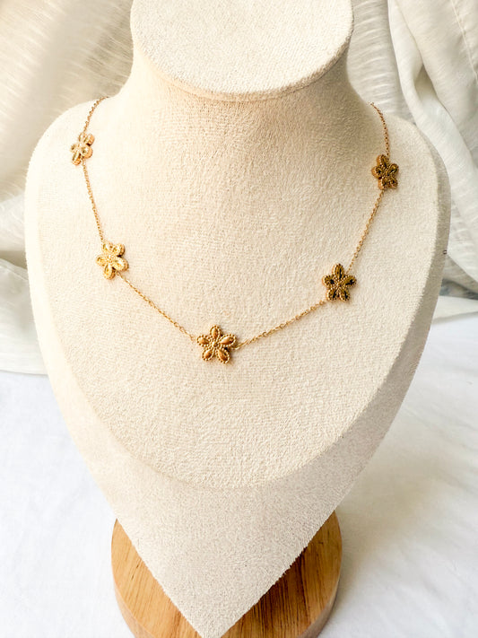 Daisy Necklace
