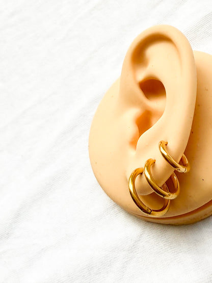 Classic Huggie Hoops
