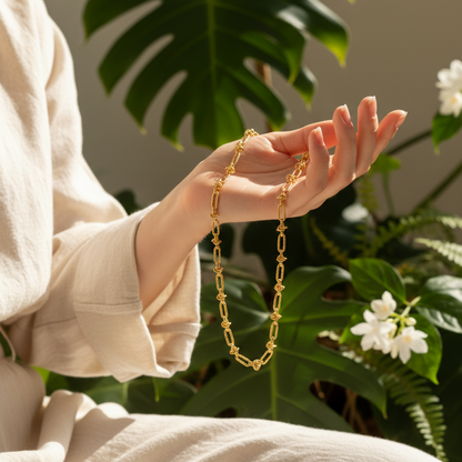 The Luxe Knot Necklace