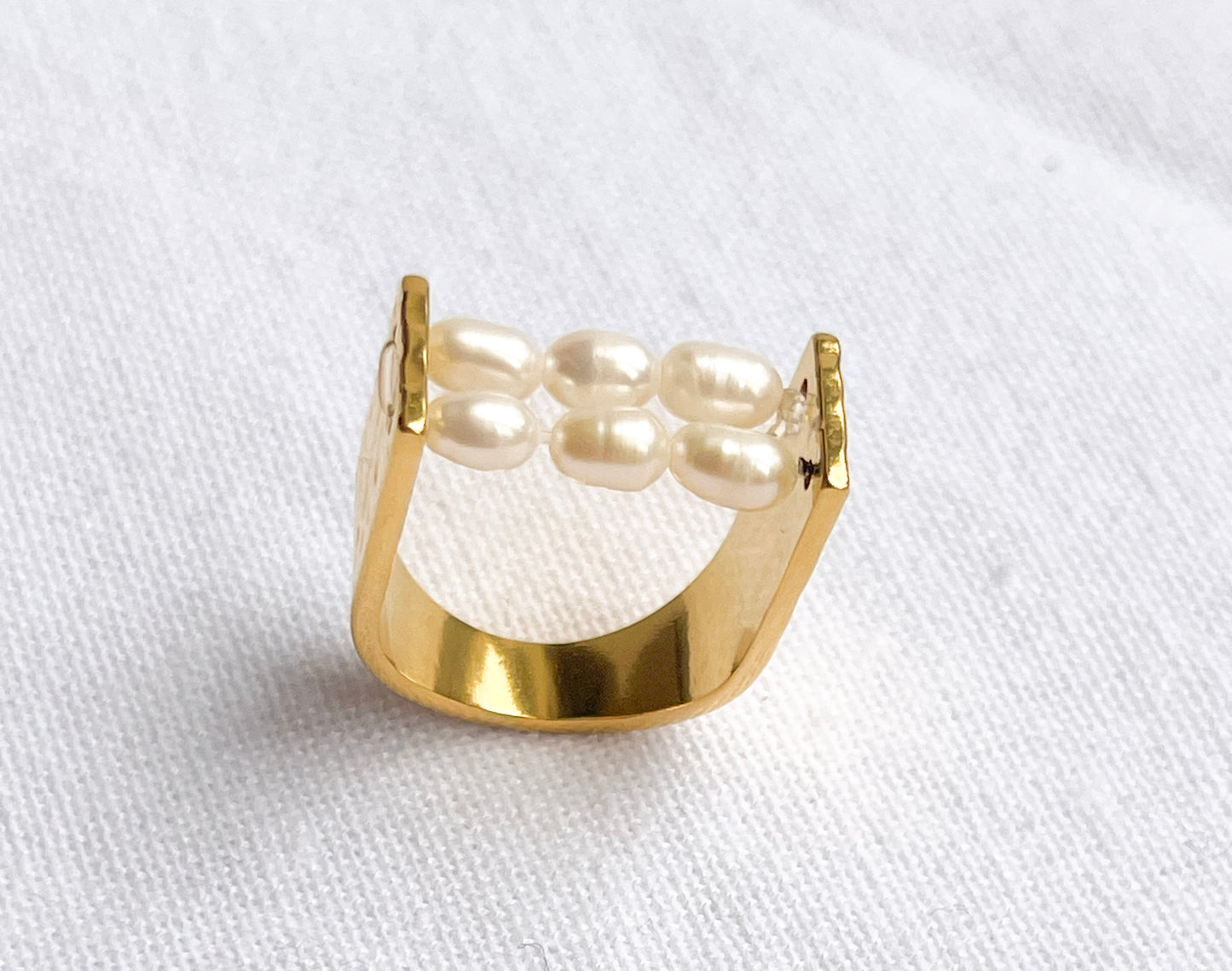 U Pearl Ring