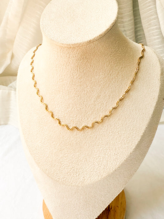 Lehar Wave Necklace