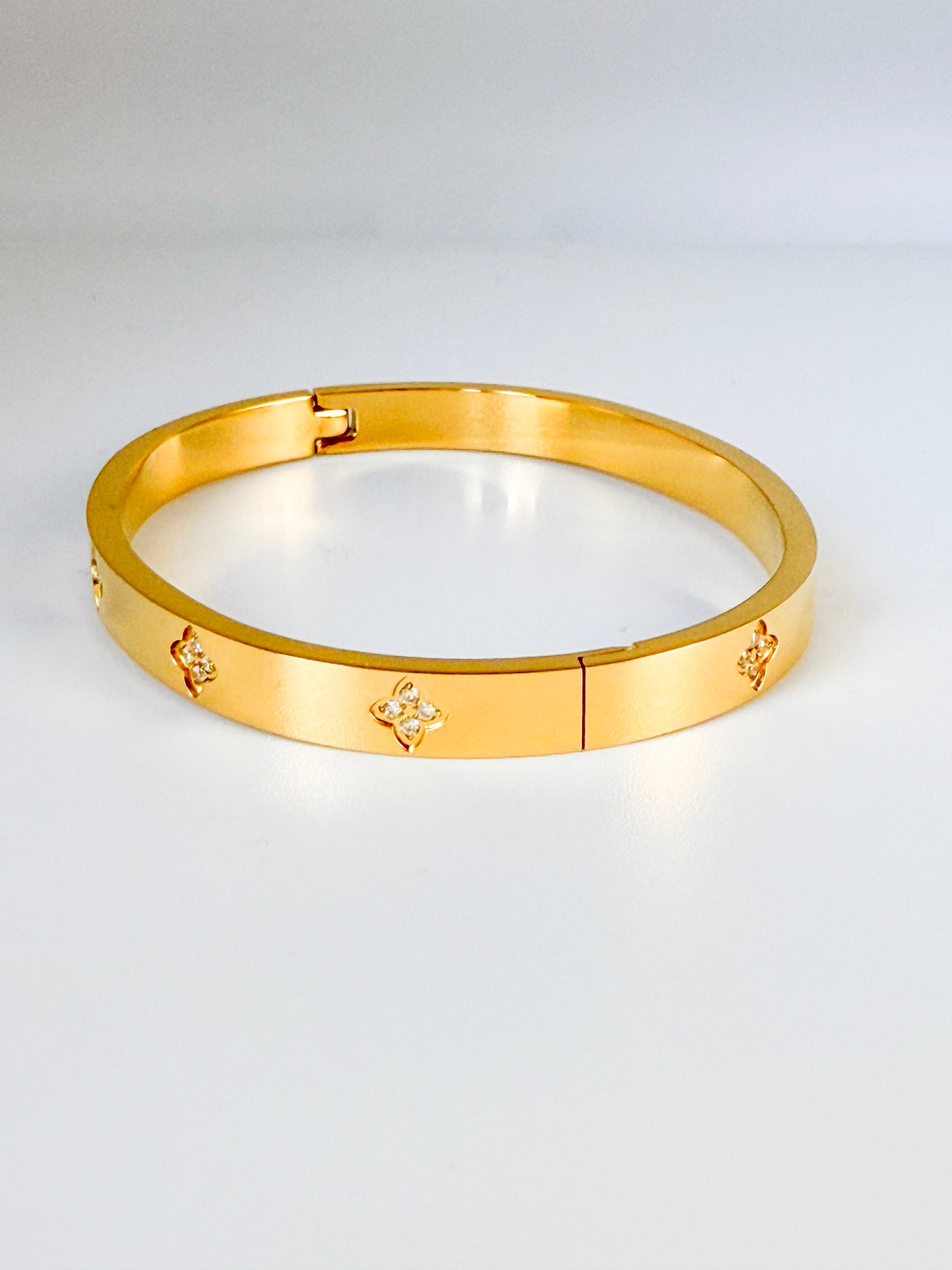 Clover Luxe Gem Bangle