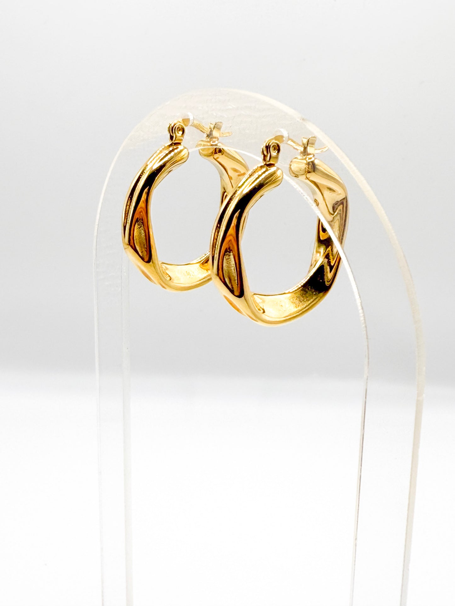 Curve Hoop Earrings